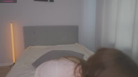 Snapshot of ettennayt chatting on 03.11.25 Hello I am AliseNext stream -  1700 GTM1 online show from 03.11.25
