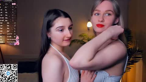 Kira and Kamila online show from 02.09.25