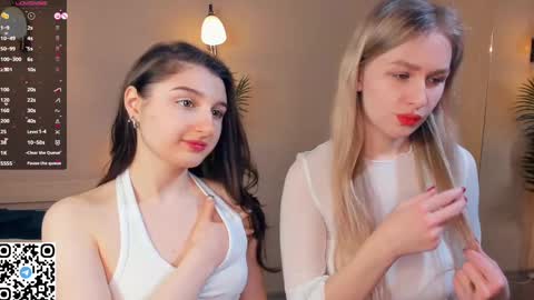 Kira and Kamila online show from 03.12.25