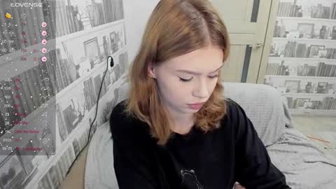 Veronica Tiia Lilith left to right online show from 03.19.26