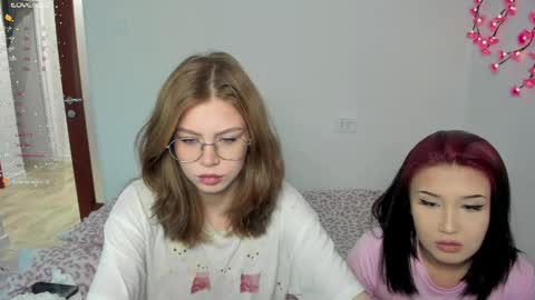 Veronica Tiia Lilith left to right online show from 05.08.26