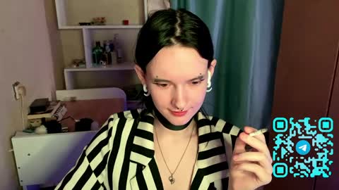 Snapshot of eunabiddlecome chatting on 04.16.26 Kate online show from 04.16.26