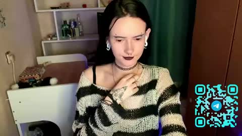 Snapshot of eunabiddlecome chatting on 04.22.26 Kate online show from 04.22.26