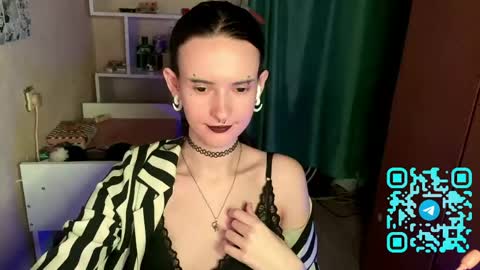 Snapshot of eunabiddlecome chatting on 04.23.26 Kate online show from 04.23.26