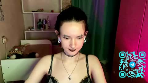 Snapshot of eunabiddlecome chatting on 04.26.26 Kate online show from 04.26.26