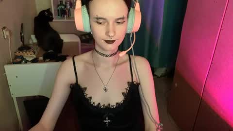 Snapshot of eunabiddlecome chatting on 05.16.26 Kate online show from 05.16.26