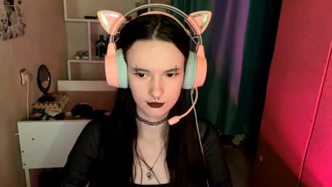 Snapshot of eunabiddlecome chatting on 05.17.26 Kate online show from 05.17.26