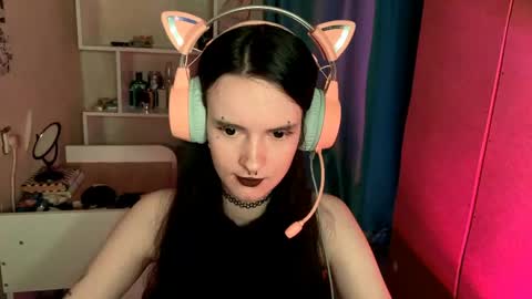 Snapshot of eunabiddlecome chatting on 05.18.26 Kate online show from 05.18.26