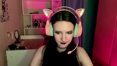 Snapshot of eunabiddlecome chatting on 05.20.26 Kate online show from 05.20.26