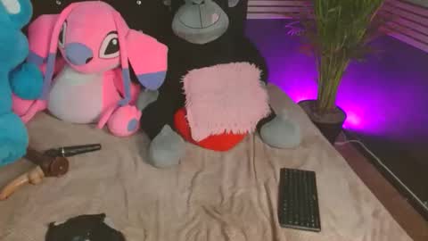 eva_06 online show from 10.25.25