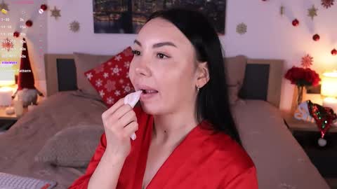 Snapshot of eva__si chatting on 12.19.25 Eva online show from 12.19.25