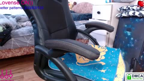 Snapshot of eva_blond_hot chatting on 03.07.25 Eva online show from 03.07.25