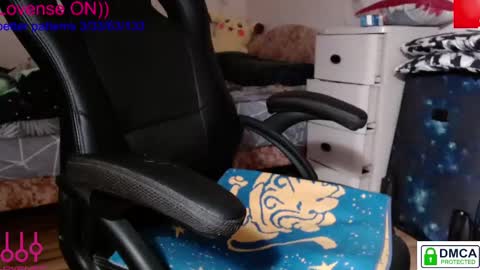 Snapshot of eva_blond_hot chatting on 03.10.25 Eva online show from 03.10.25