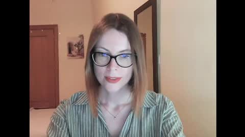 Snapshot of eva_cutesmile chatting on 04.22.26 Eva online show from 04.22.26