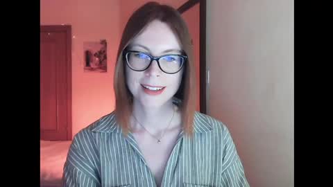 Snapshot of eva_cutesmile chatting on 05.26.26 Eva online show from 05.26.26