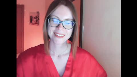 Snapshot of eva_cutesmile chatting on 05.27.26 Eva online show from 05.27.26