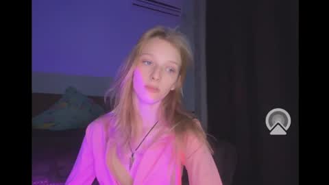 Snapshot of eva_eyre chatting on 12.13.24 Evvie online show from 12.13.24