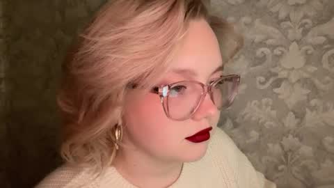 eva_kittenn online show from 09.17.25