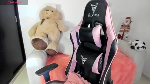 Snapshot of eva_lee18 chatting on 12.06.24 Eva online show from 12.06.24