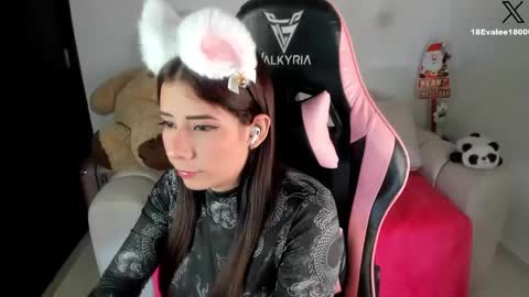 Snapshot of eva_lee18 chatting on 01.15.25 Eva online show from 01.15.25