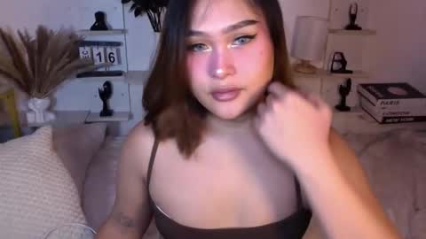 Queen Eva Mazikeen online show from 12.17.25