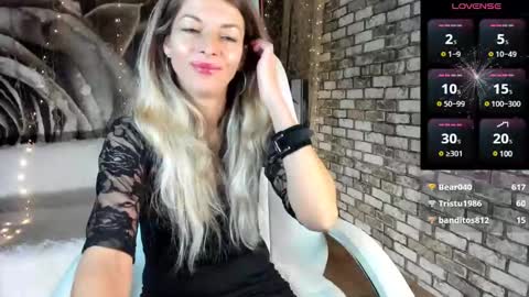 Snapshot of eva_melow chatting on 12.26.24 Eva online show from 12.26.24