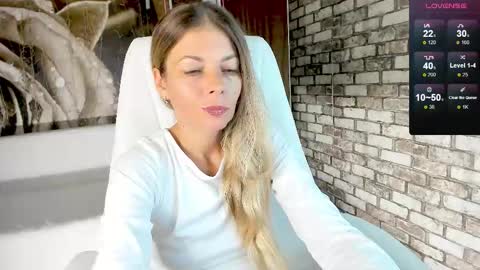 Snapshot of eva_melow chatting on 09.16.25 Eva online show from 09.16.25