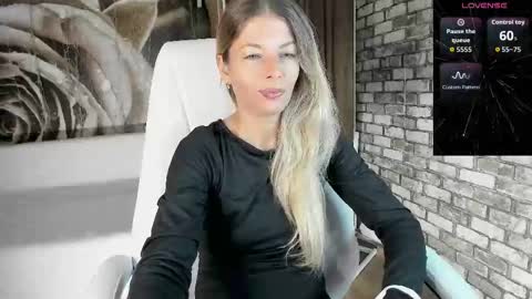 Snapshot of eva_melow chatting on 09.19.25 Eva online show from 09.19.25