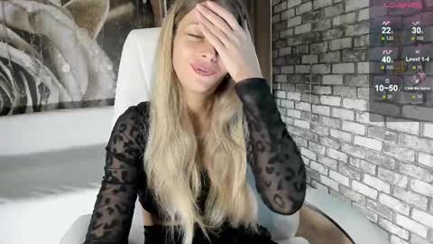 Snapshot of eva_melow chatting on 09.29.25 Eva online show from 09.29.25