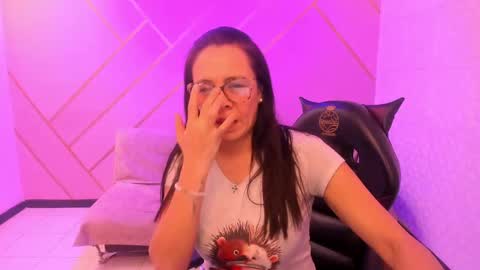 Eva  online show from 09.13.25