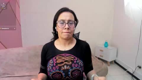 Eva  online show from 10.15.25