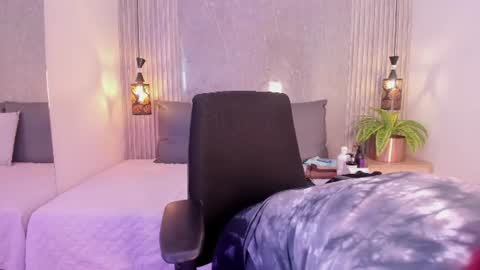 Snapshot of eva_milfxxx chatting on 06.14.26 eva online show from 06.14.26