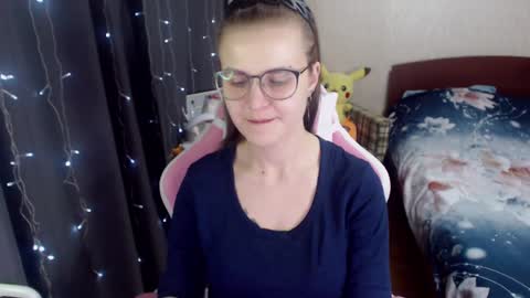 Snapshot of eva_orchid chatting on 01.06.25 Eva online show from 01.06.25