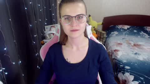 Snapshot of eva_orchid chatting on 01.10.25 Eva online show from 01.10.25