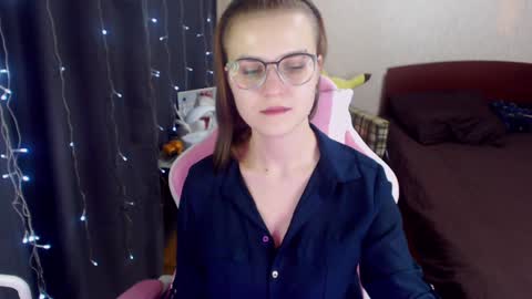 Snapshot of eva_orchid chatting on 01.18.25 Eva online show from 01.18.25