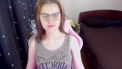Snapshot of eva_orchid chatting on 02.04.25 Eva online show from 02.04.25