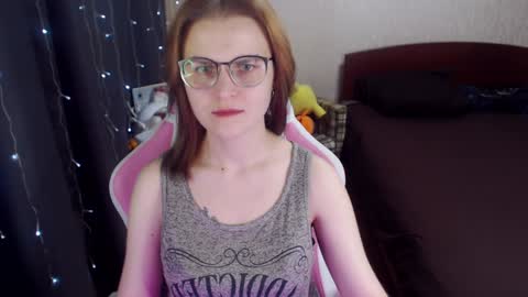 Snapshot of eva_orchid chatting on 02.04.25 Eva online show from 02.04.25