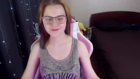 Snapshot of eva_orchid chatting on 02.04.25 Eva online show from 02.04.25