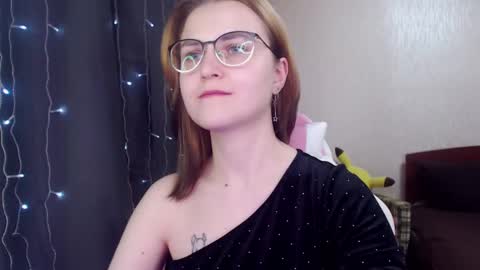 Snapshot of eva_orchid chatting on 02.15.25 Eva online show from 02.15.25
