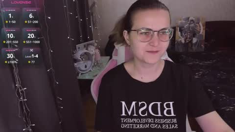 Snapshot of eva_orchid chatting on 10.19.25 Eva online show from 10.19.25