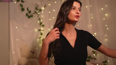 Snapshot of eva_ro chatting on 01.18.25 EVA  online show from 01.18.25