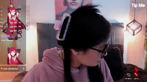 Snapshot of eva_rosee_ chatting on 10.08.25 Eva Emily online show from 10.08.25