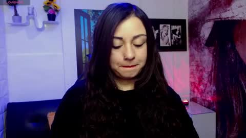 Snapshot of eva_rosell chatting on 10.14.25 Eva online show from 10.14.25