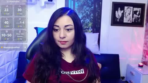 Snapshot of eva_rosell chatting on 10.16.25 Eva online show from 10.16.25