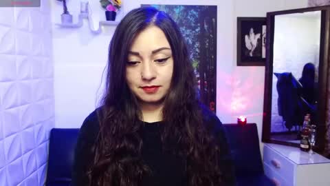 Snapshot of eva_rosell chatting on 10.17.25 Eva online show from 10.17.25