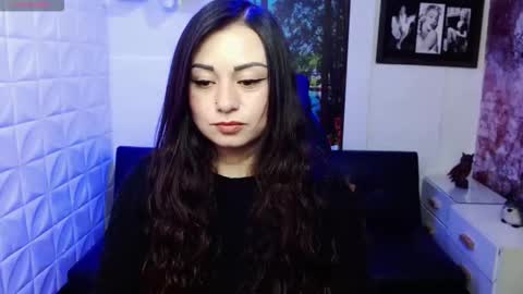 Snapshot of eva_rosell chatting on 11.20.25 Eva online show from 11.20.25