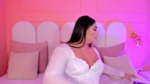 Snapshot of eva_saintt chatting on 11.26.25 eva_saintt online show from 11.26.25