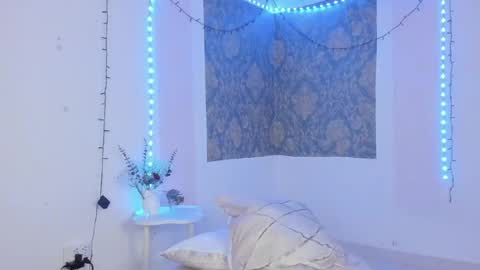 Snapshot of eva_sanderslee chatting on 05.01.26 Eva online show from 05.01.26