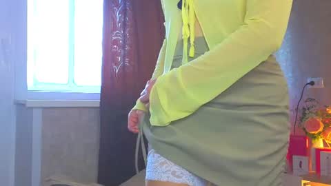 Hi there i am Eva and i wish create a nice community with you so join my Ticket Show for more pleasure online show from 06.09.26