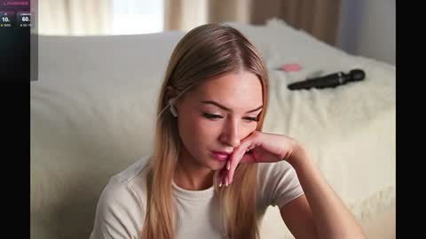 Hello Im Eva online show from 01.22.25